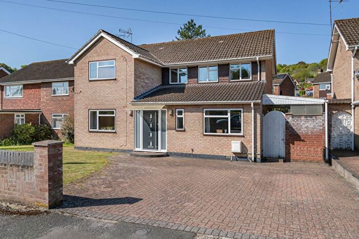 4 Bedroom Detached House For Sale In Coates Lane, High Wycombe, HP13