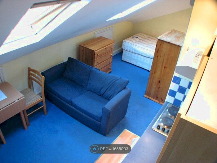 Studio To Rent In Stile Hall Gardens, London, W4