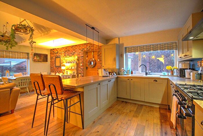 3 Bedroom Bungalow For Sale In Arnside Walk, Newcastle Upon Tyne, NE5