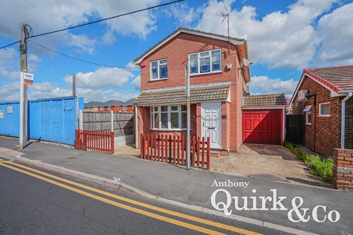 3 Bedroom Detached House For Sale In Point Road, Canvey Island, SS8