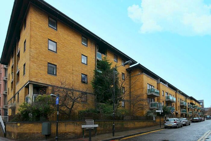 1 Bedroom Flat To Rent In East Smithfield, Wapping, London, E1W
