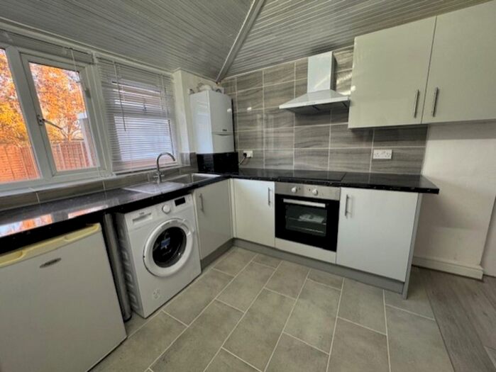 2 Bedroom Flat To Rent In Tudor Drive, Morden, SM4