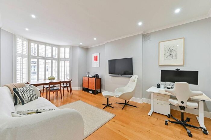 2 Bedroom Flat For Sale In Cheniston Gardens, High Street Kensington, London, W8