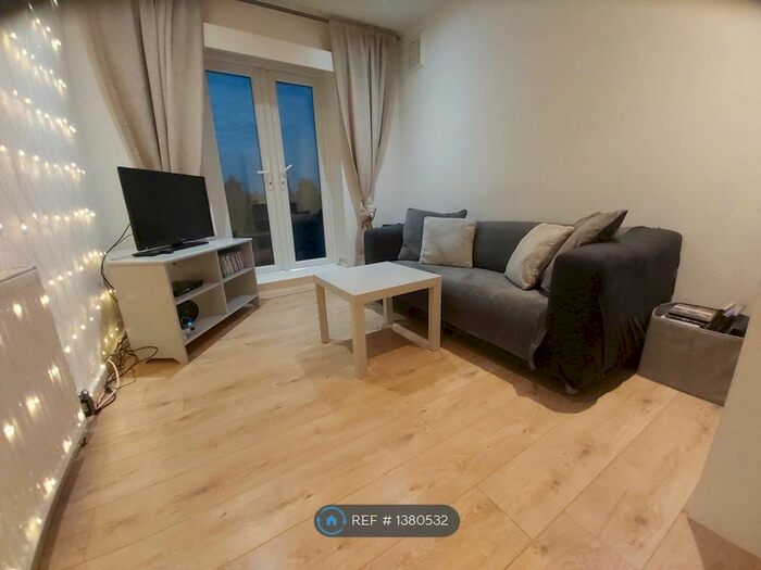 4 Bedroom Maisonette To Rent In Wilton Road, London, N10