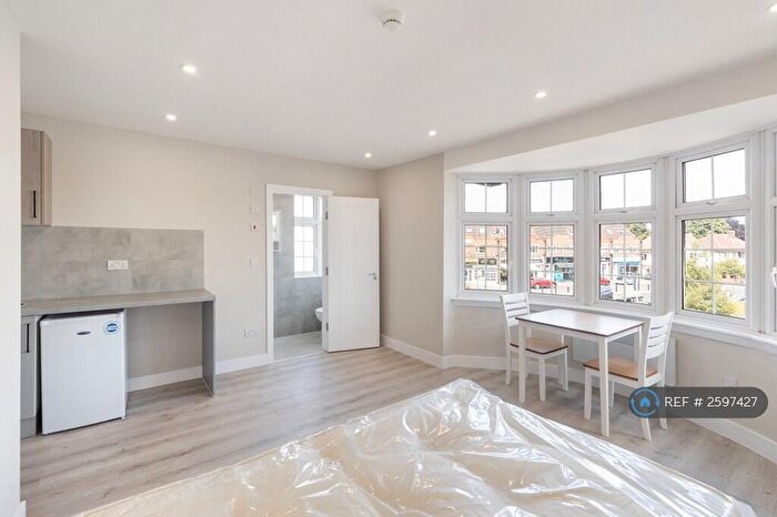 Studio To Rent In Kingston Road, Epsom, KT19