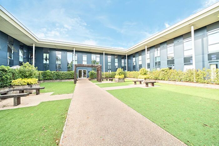 1 Bedroom Flat To Rent In Clivemont Road, Maidenhead, SL6