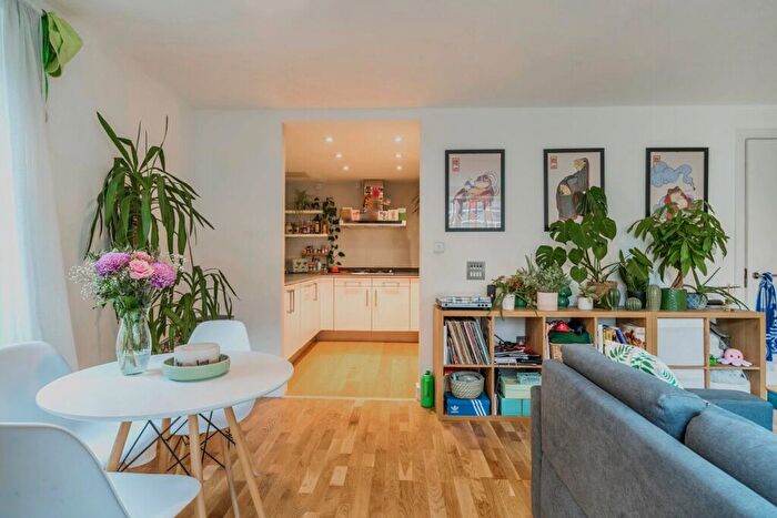 1 Bedroom Flat For Sale In York Road, London, SW11