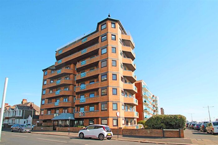 3 Bedroom Flat To Rent In Kingsway, Hove, BN3