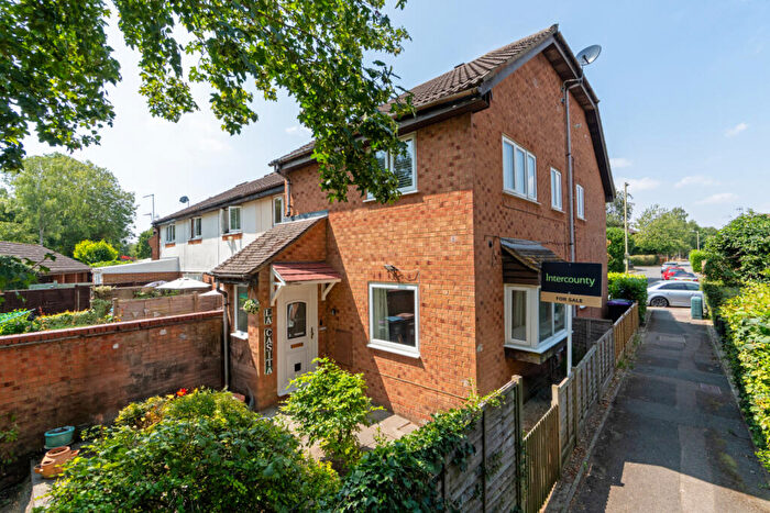 1 Bedroom Maisonette For Sale In Ellenborough Close, Bishop's Stortford, Hertfordshire, CM23