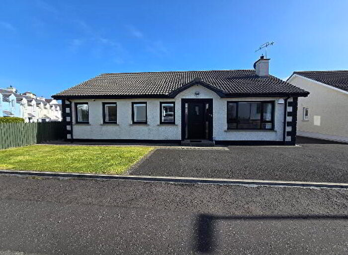 3 Bedroom Detached Bungalows For Sale In Ballintrae Cottages, Portballintrae, BT57