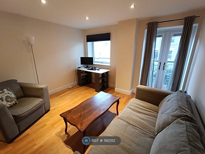 1 Bedroom Flat To Rent In Victoria Road, Swindon, SN1