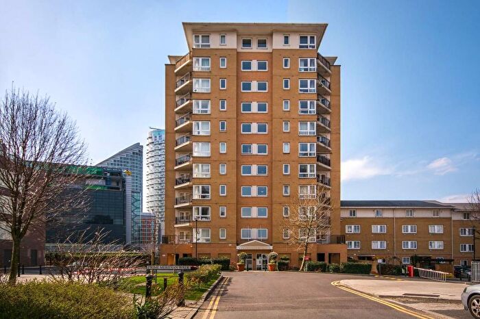 2 Bedroom Flat For Sale In Newport Avenue, E14