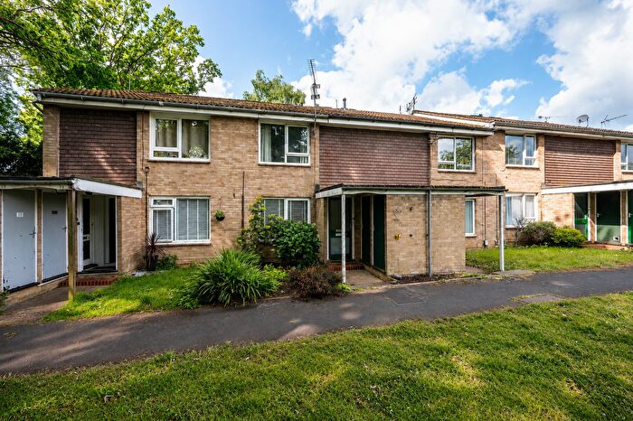 1 Bedroom Flat For Sale In Wansford Green, Woking, GU21