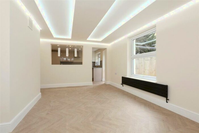 2 Bedroom Apartment To Rent In Nightingale Road, Wood Green, London, N22