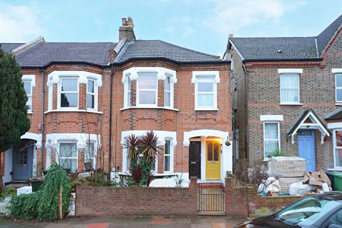 2 Bedroom Maisonette For Sale In Marlow Road, Penge, London, SE20