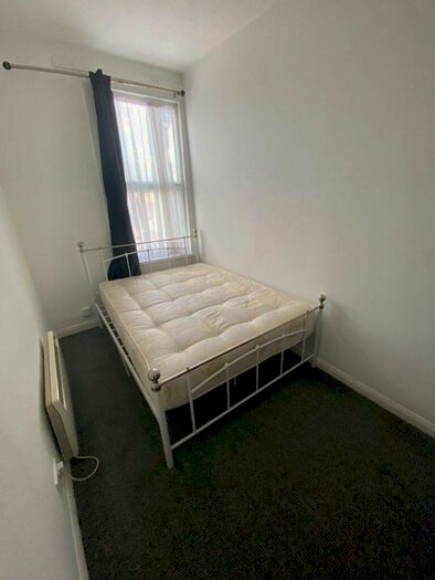 1 Bedroom Flat To Rent In One Bedroom Flat &ndash; Kensington Gardens, Ilford, IG1