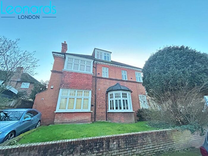 1 Bedroom Flat To Rent In Claremont Gardens, Surbiton, KT6