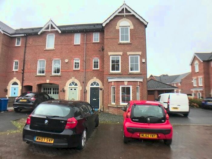 5 Bedroom Town House To Rent In Country Mews, Blackburn, BB2