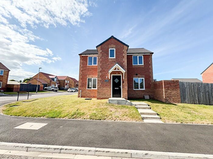 3 Bedroom Semi-Detached House For Sale In Bates Avenue, Blyth, NE24