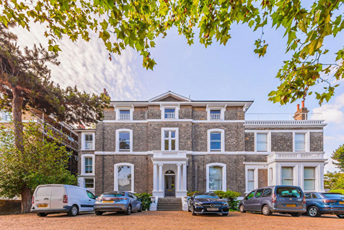 1 Bedroom Flat For Sale In St Johns Park, Blackheath, London, SE3