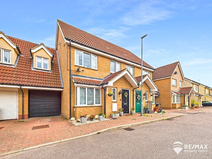 3 Bedroom Semi-detached House For Sale In Williamsburg Avenue, Harwich, CO12
