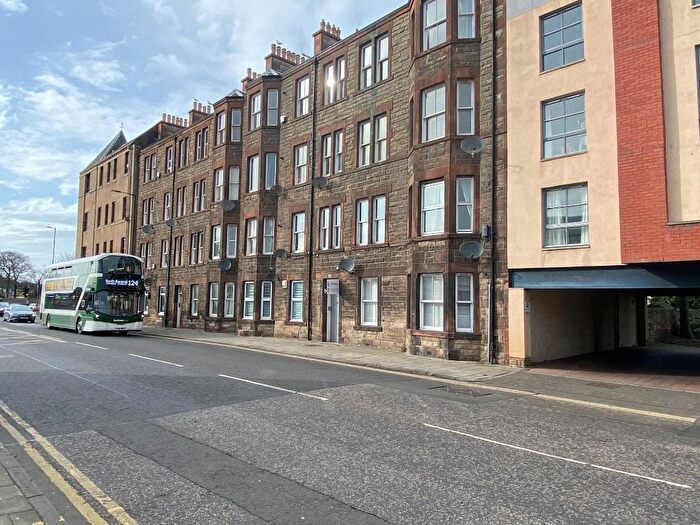 2 Bedroom Flat To Rent In North High Street, Musselburgh, East Lothian, EH21