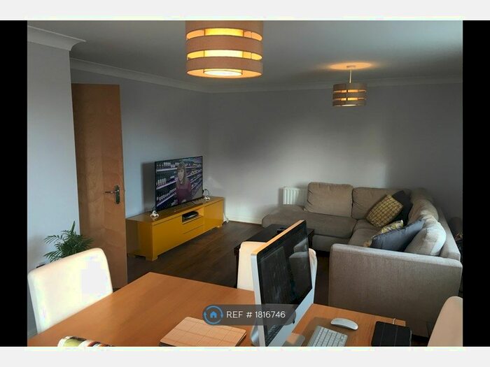 2 Bedroom Flat To Rent In Tallow Close, London, RM9
