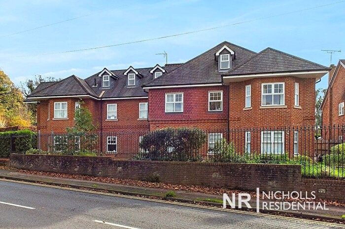 2 Bedroom Flat For Sale In Daymerslea Ridge, Leatherhead, Surrey., KT22