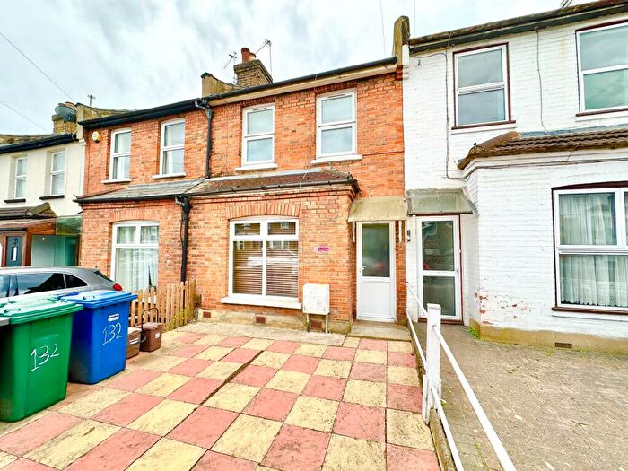 2 Bedroom Terraced House To Rent In Long Lane, Finchley, N3