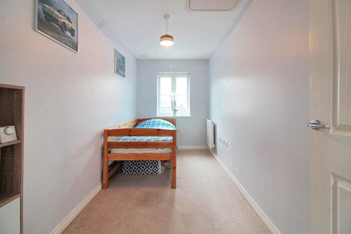2 Bedroom Coach House For Sale In Ossulbury Lane, Aylesbury, HP19