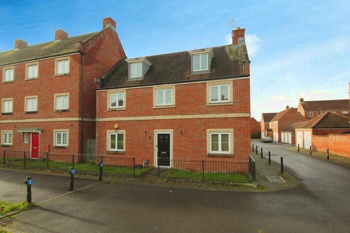 4 Bedroom Detached House To Rent In Redhouse Gardens, Redhouse, Swindon, SN25