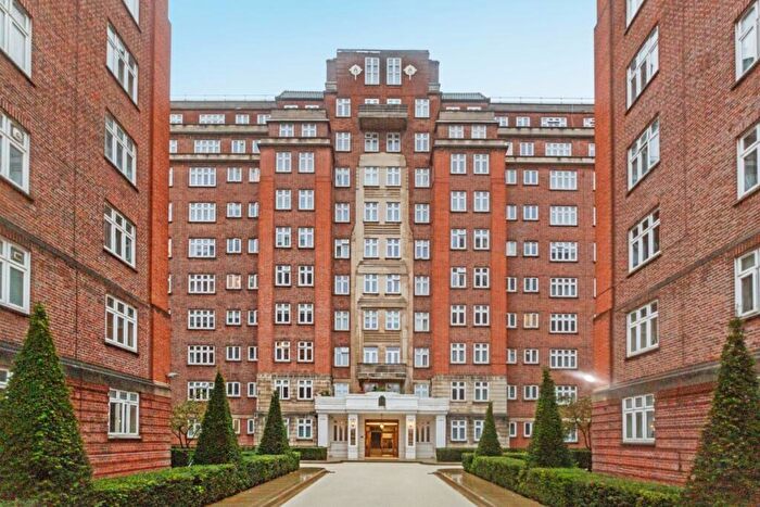 2 Bedroom Flat To Rent In Hall Road, St Johns Wood, London, NW8