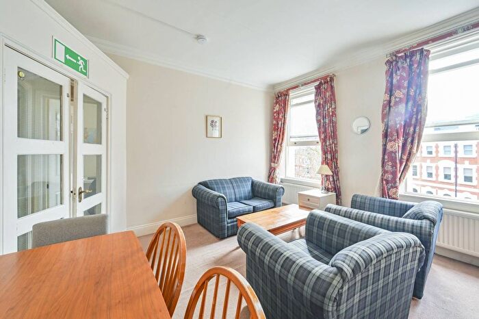 3 Bedroom Flat To Rent In Emperors Gate, South Kensington, London, SW7