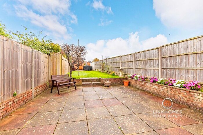 3 Bedroom Terraced House For Sale In Elizabeth Road, Poole, BH15