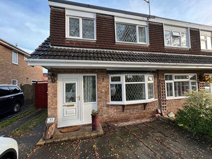 3 Bedroom Semi-Detached House To Rent In Foxglove Rise, Randlay, Telford, TF3