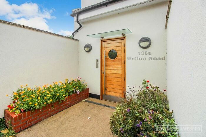 1 Bedroom Flat For Sale In Walton Road, East Molesey, KT8