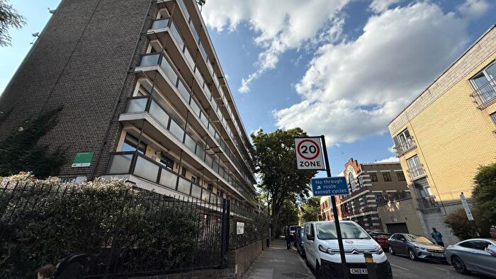 2 Bedroom Flat To Rent In Horsfiels House, Islington, N1