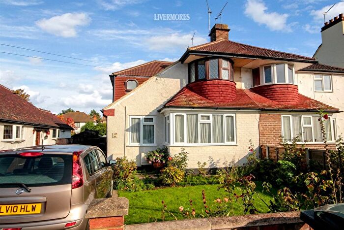 2 Bedroom Maisonette To Rent In Windsor Drive, West Dartford, Kent, DA1