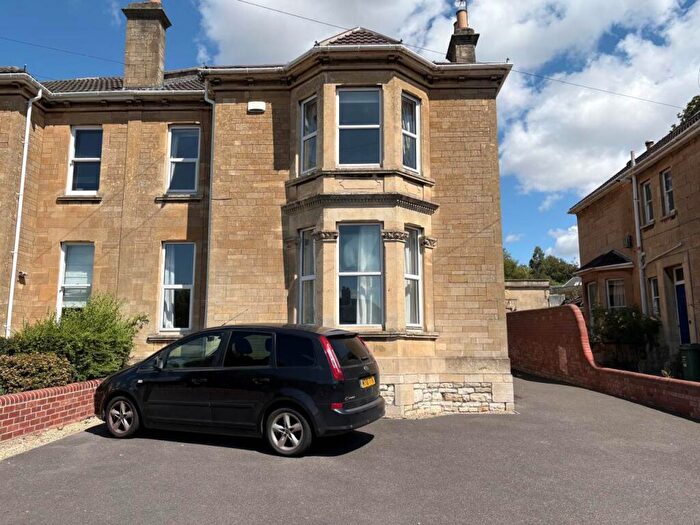 3 Bedroom Maisonette To Rent In Newbridge Road, Bath, BA1