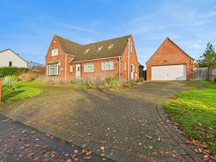 4 Bedroom Detached House For Sale In Lowestoft Road, Worlingham, Beccles, Suffolk, NR34