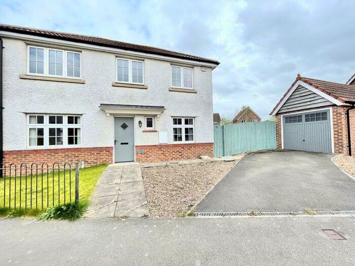 3 Bedroom Detached House To Rent In Rinovia Drive, Grimsby, DN33