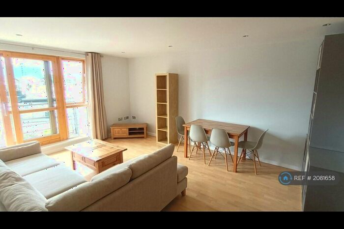 2 Bedroom Flat To Rent In Balmoral Place, Leeds, LS10