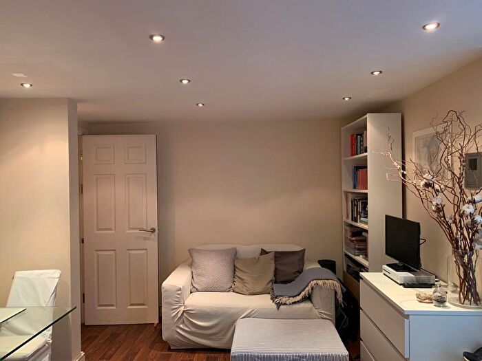 1 Bedroom Flat To Rent In Walton Street Jericho Oxford, OX1