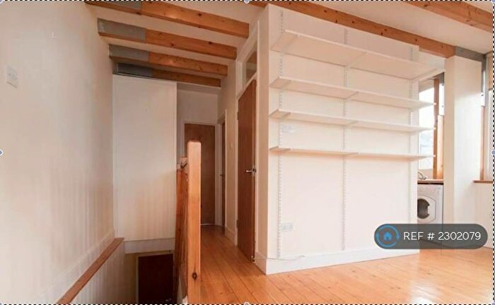 1 Bedroom Flat To Rent In Bradbury Street, London, N16