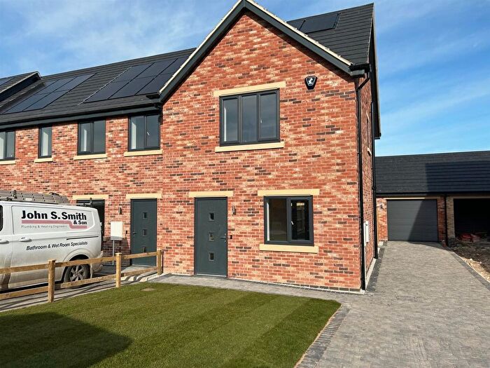 2 Bedroom End Of Terrace House To Rent In Academy Way, Louth, LN11