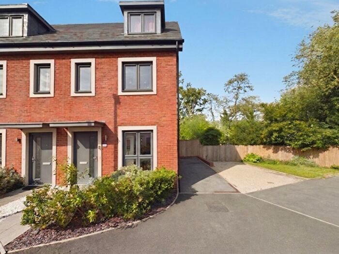 3 Bedroom Semi-Detached House For Sale In Waun Fawr, Cwmrhydyceirw, Swansea, SA6