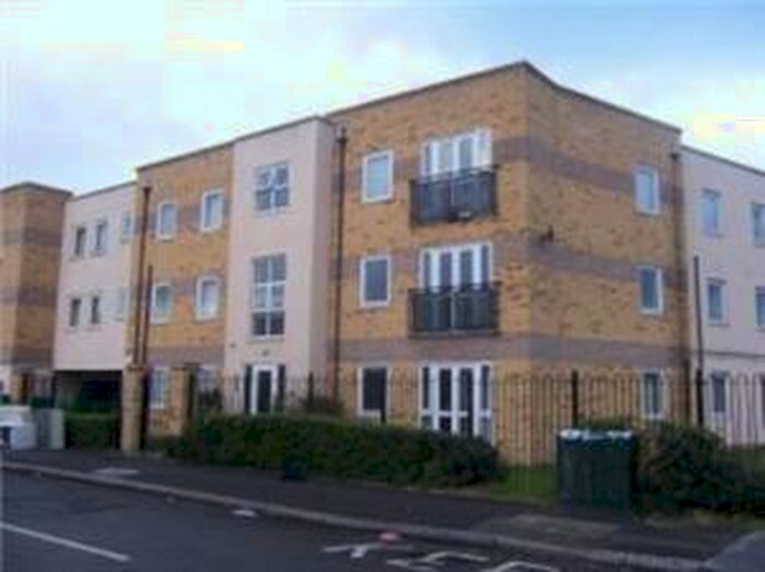 2 Bedroom Flat To Rent In Luton Road, Plaistow, E13