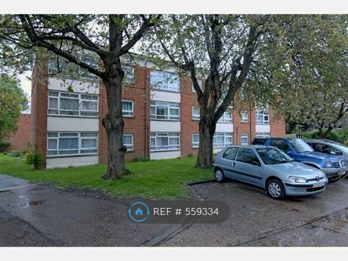 1 Bedroom Flat To Rent In Lennox Road, Chichester, PO19