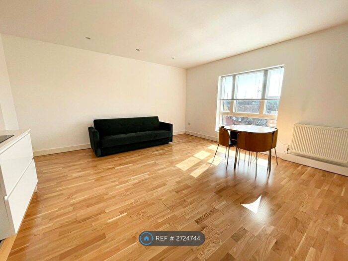 1 Bedroom Flat To Rent In Old Kent Road, London, SE1