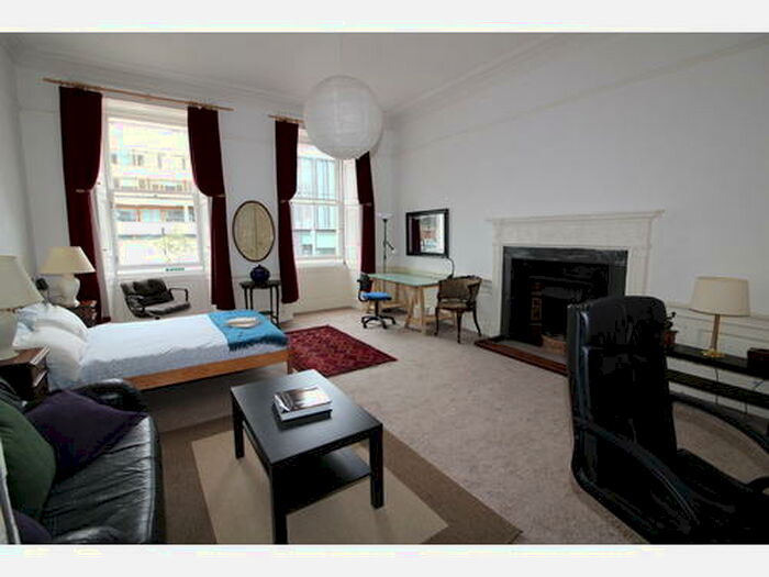 4 Bedroom Flat To Rent In Buccleuch Place, Edinburgh, EH8